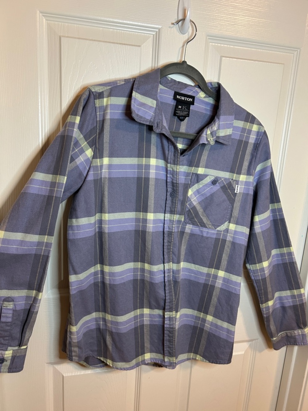 Burton women’s flannel sport shirt Medium